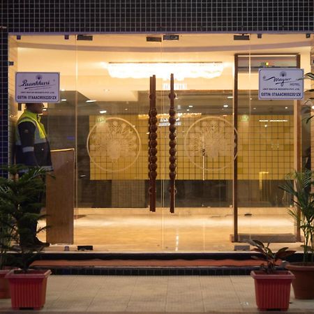 Mayur Hotel New Delhi Bagian luar foto